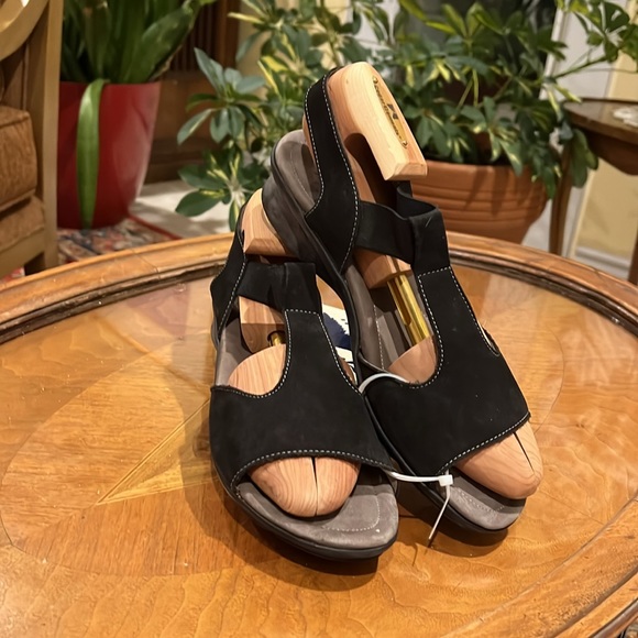 Mephisto Petra Sandals Suede Leather EURO 40 10M - Picture 2 of 8